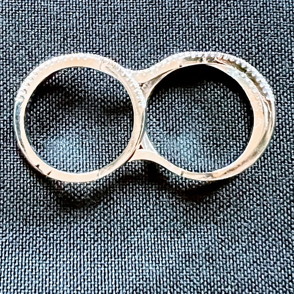 Nice & Bella Double Criss-Cross Ring - Picture 3 of 4